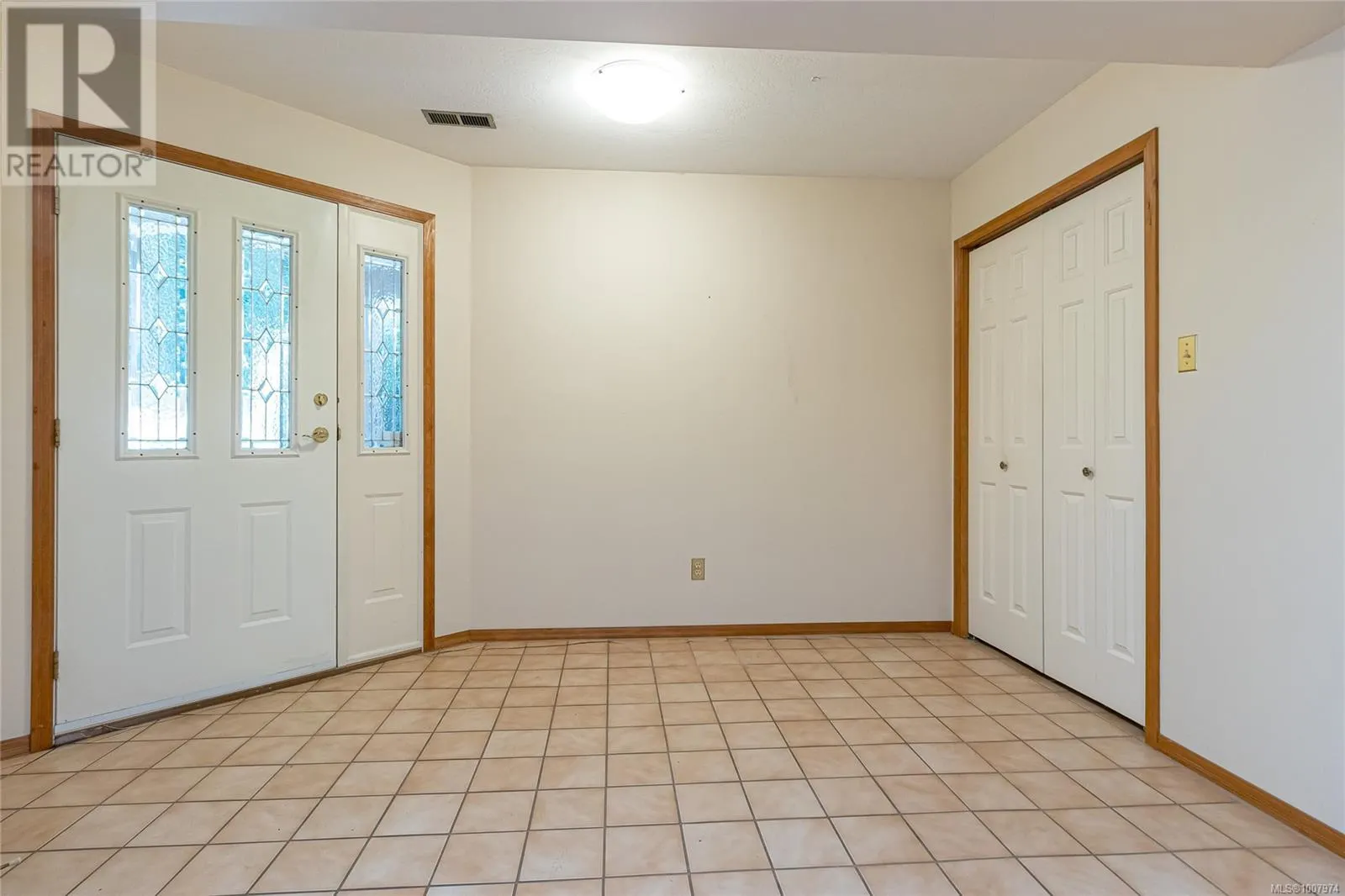 303 Lagoon Rd