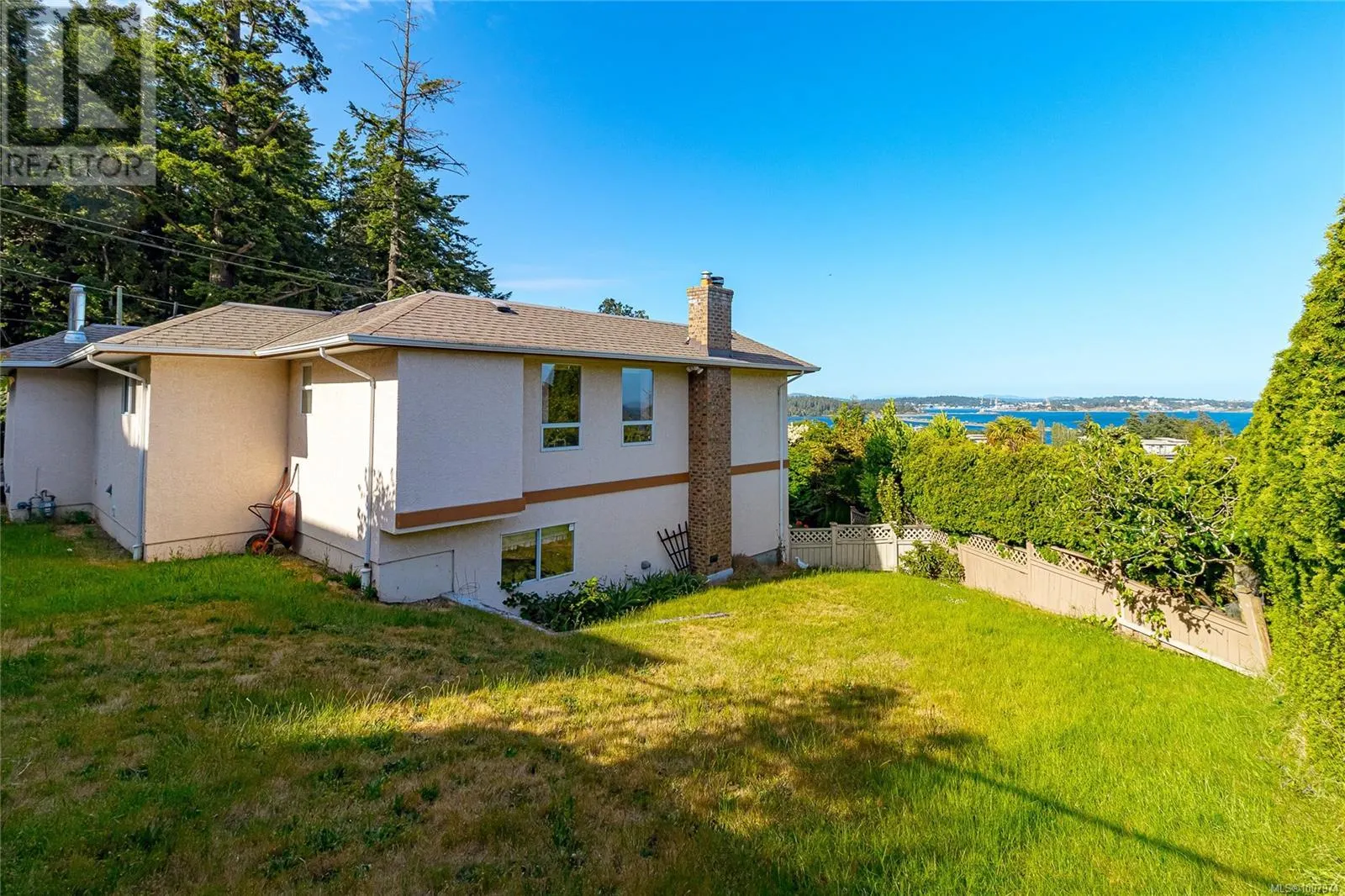 303 Lagoon Rd
