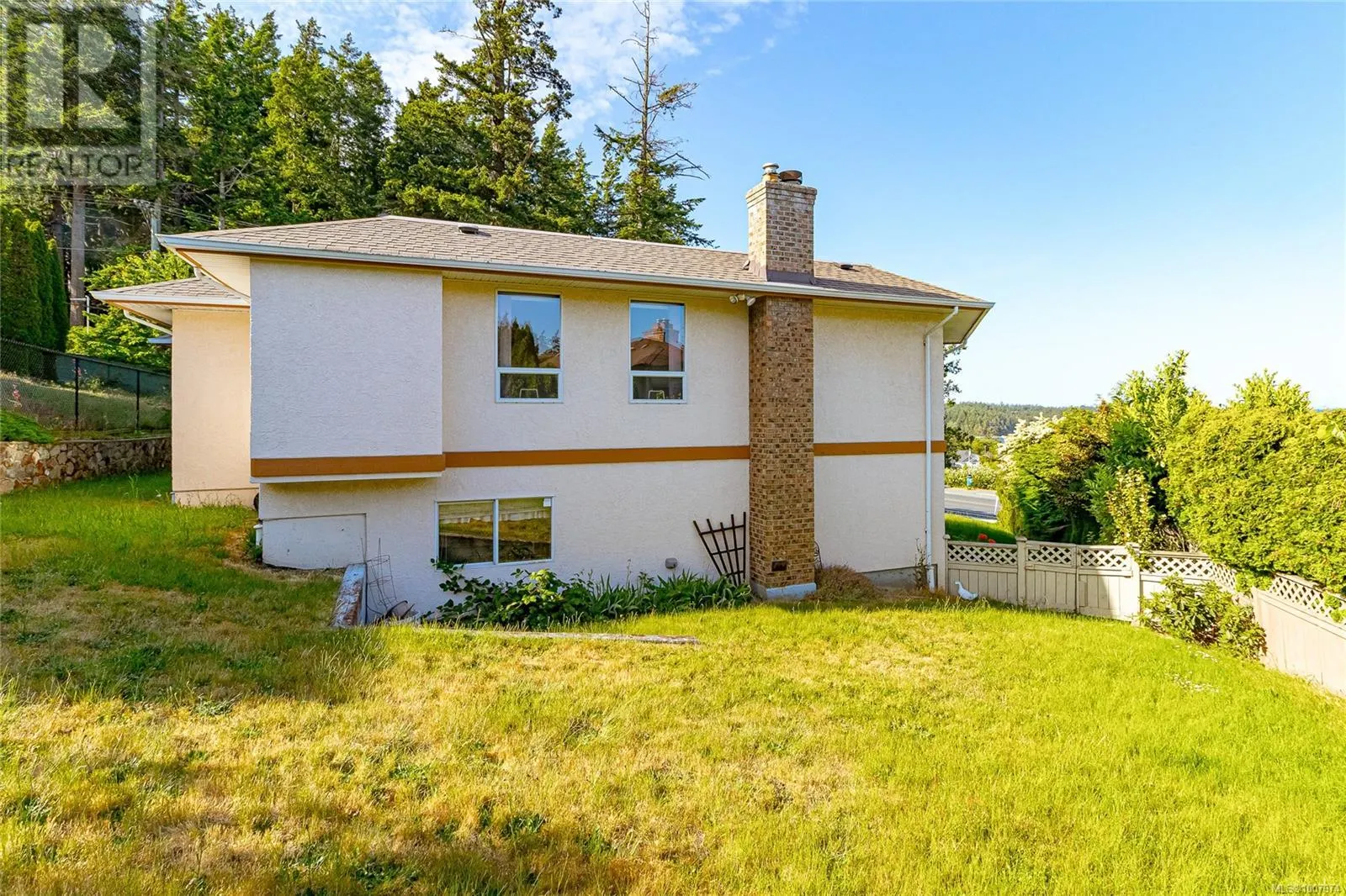 303 Lagoon Rd