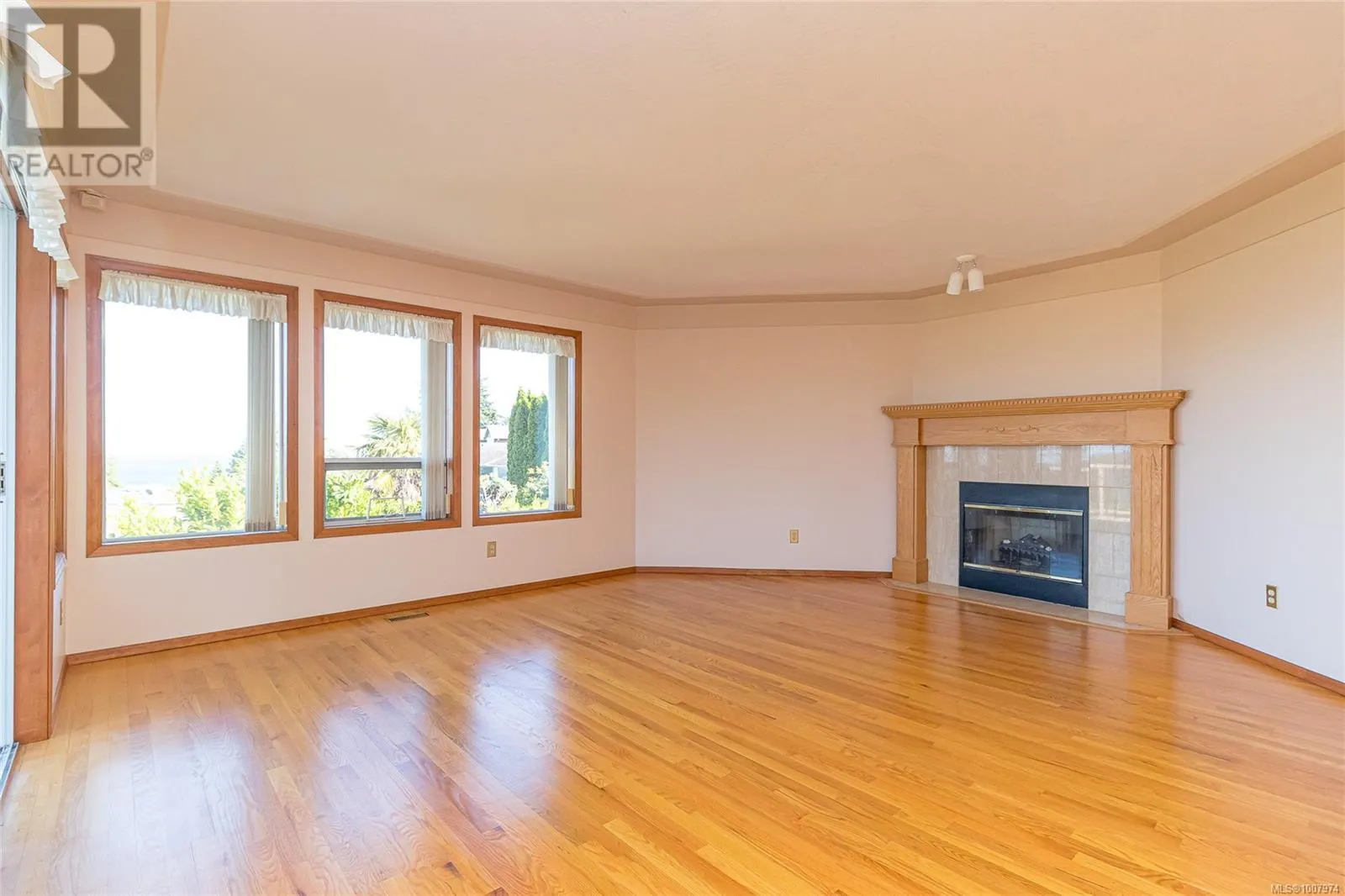 303 Lagoon Rd