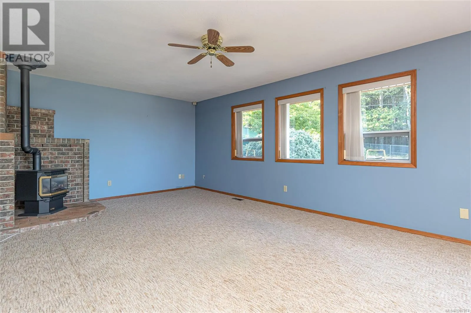 303 Lagoon Rd