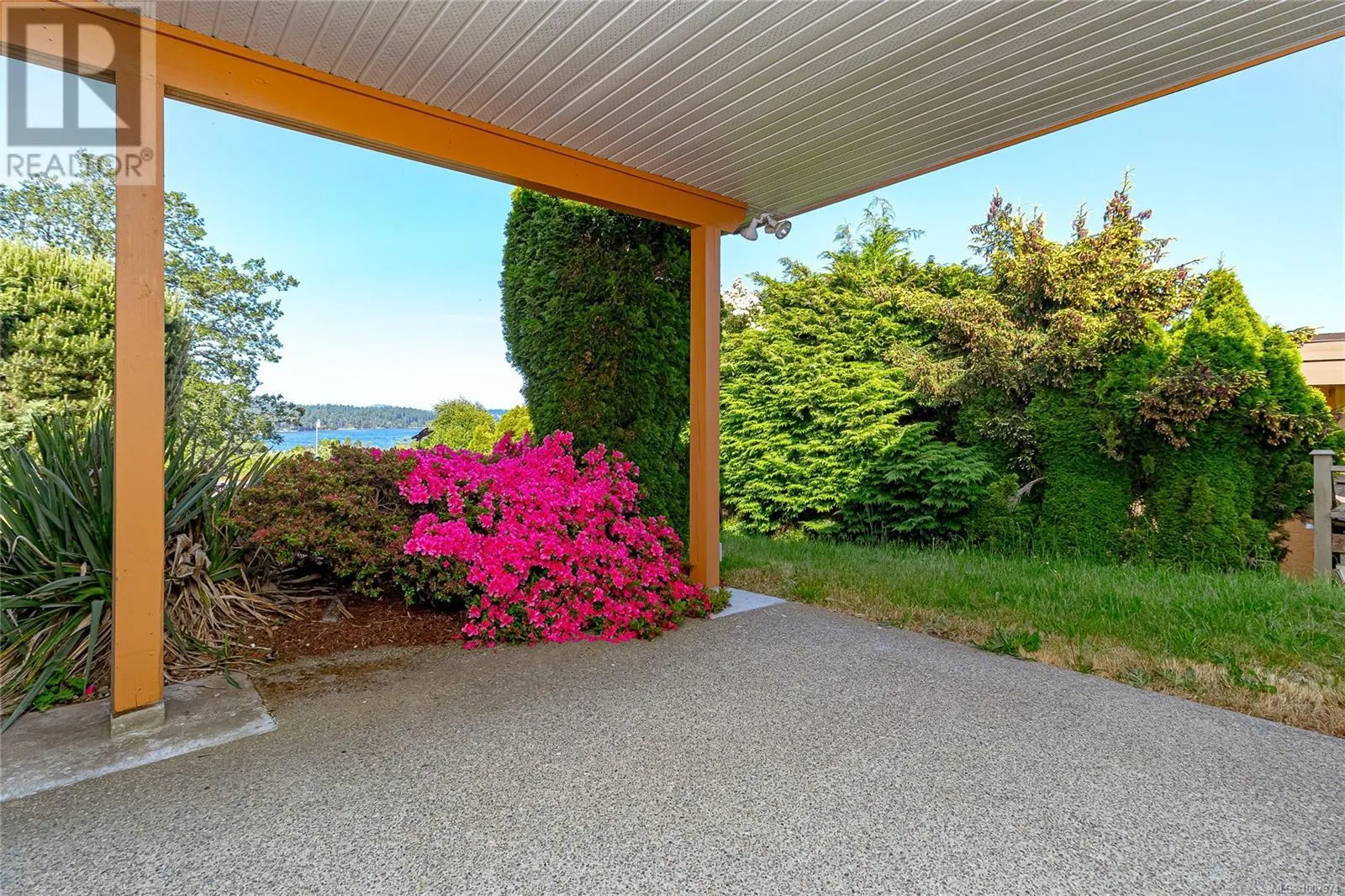 303 Lagoon Rd