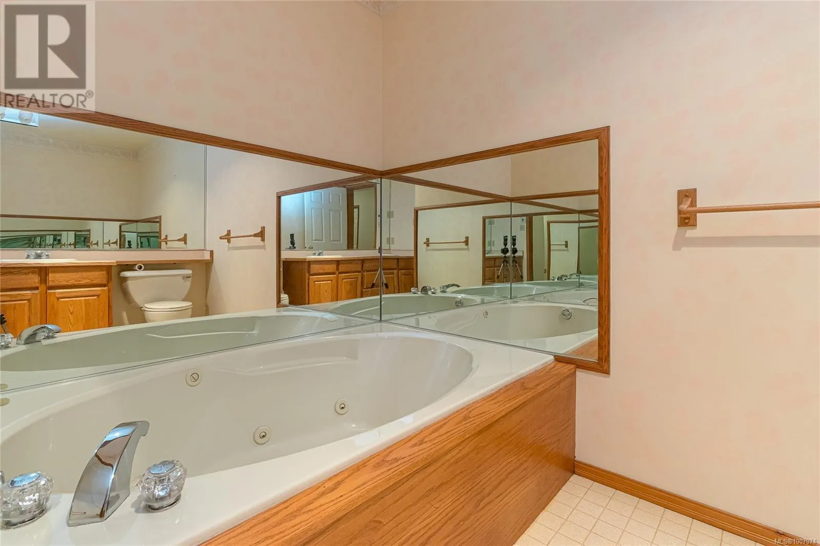 303 Lagoon Rd