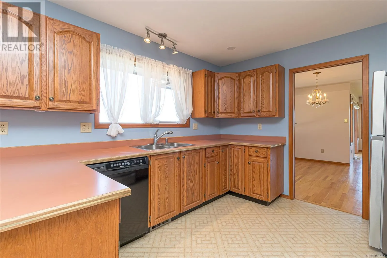 303 Lagoon Rd