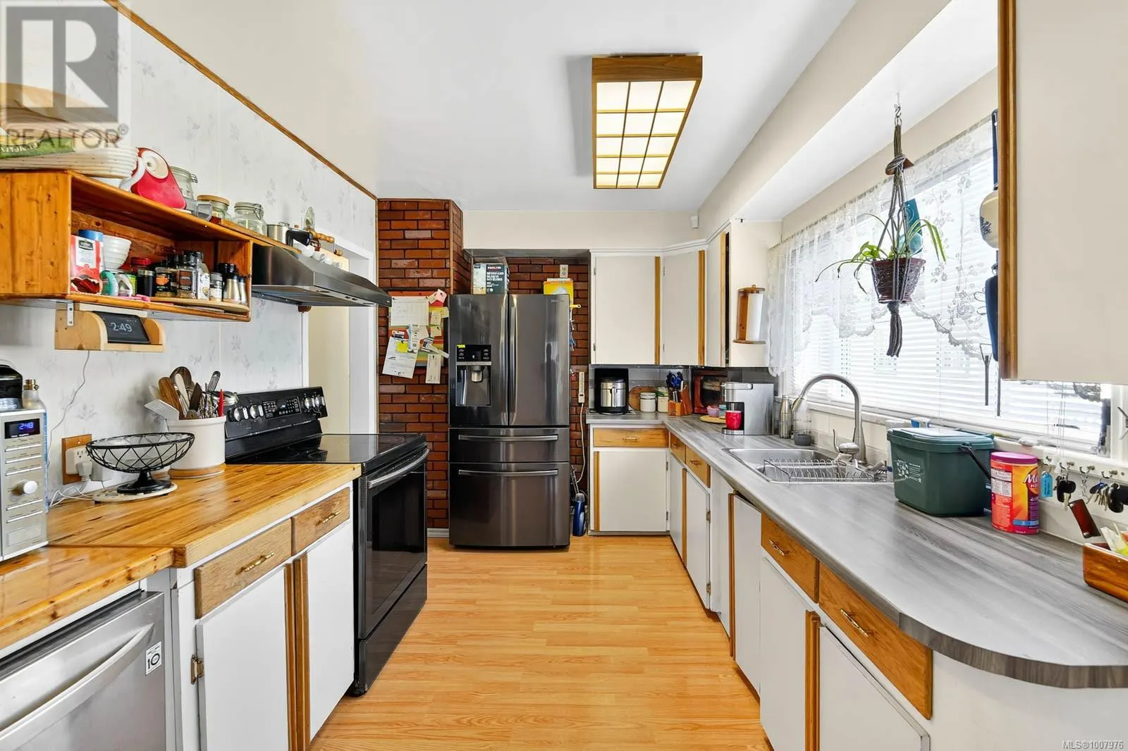 2635 5th Ave
