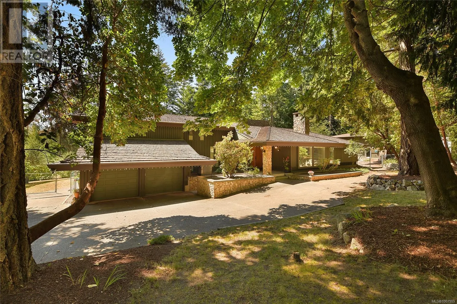 821 Dalkeith Ave
