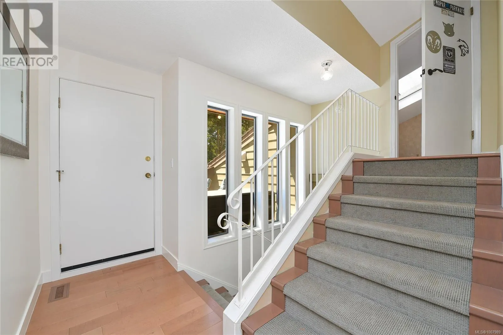 821 Dalkeith Ave