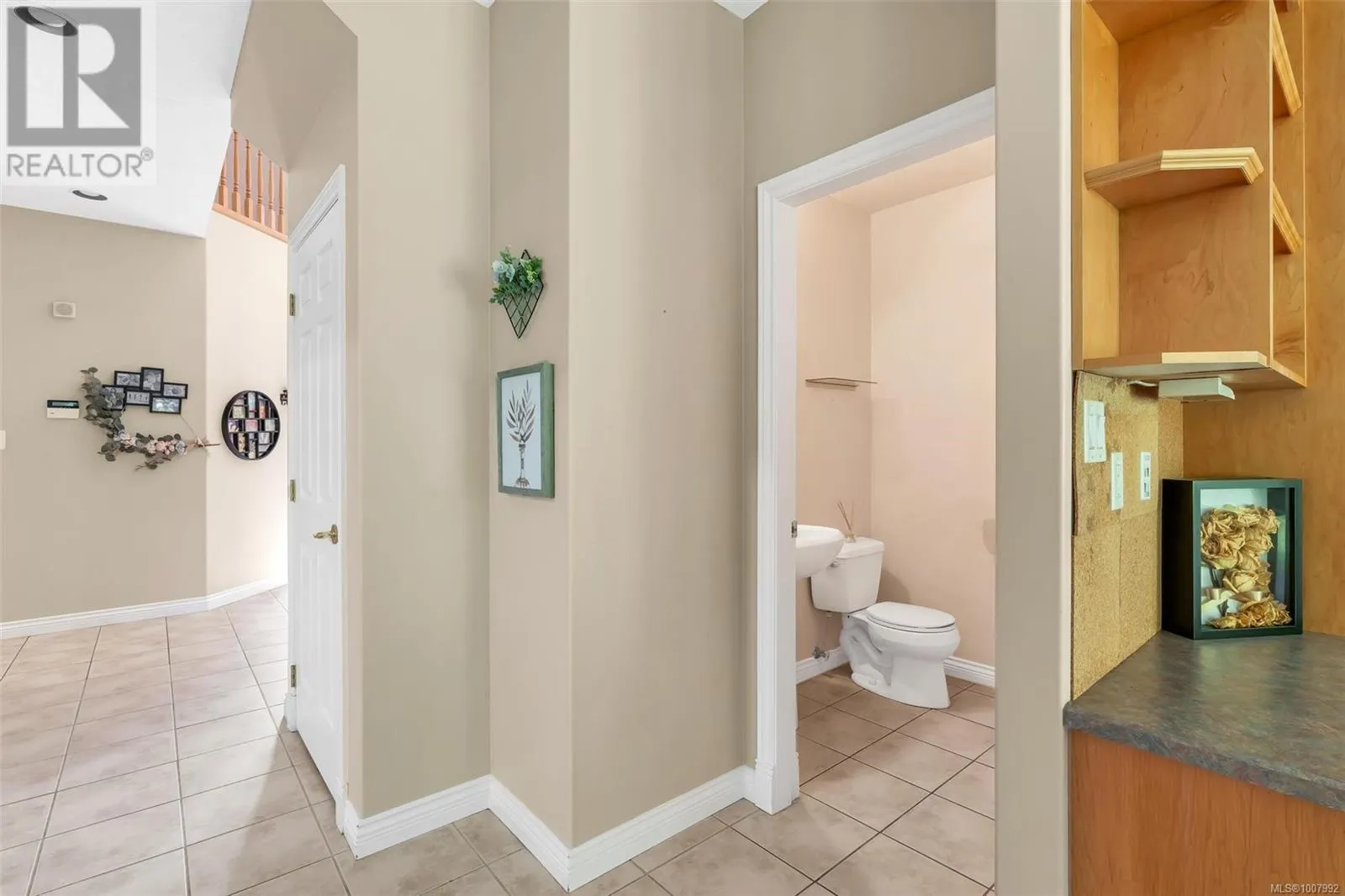 4248 Oakview Close