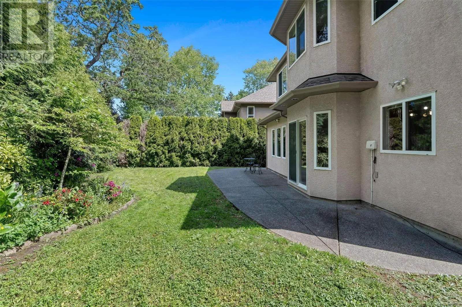 4248 Oakview Close