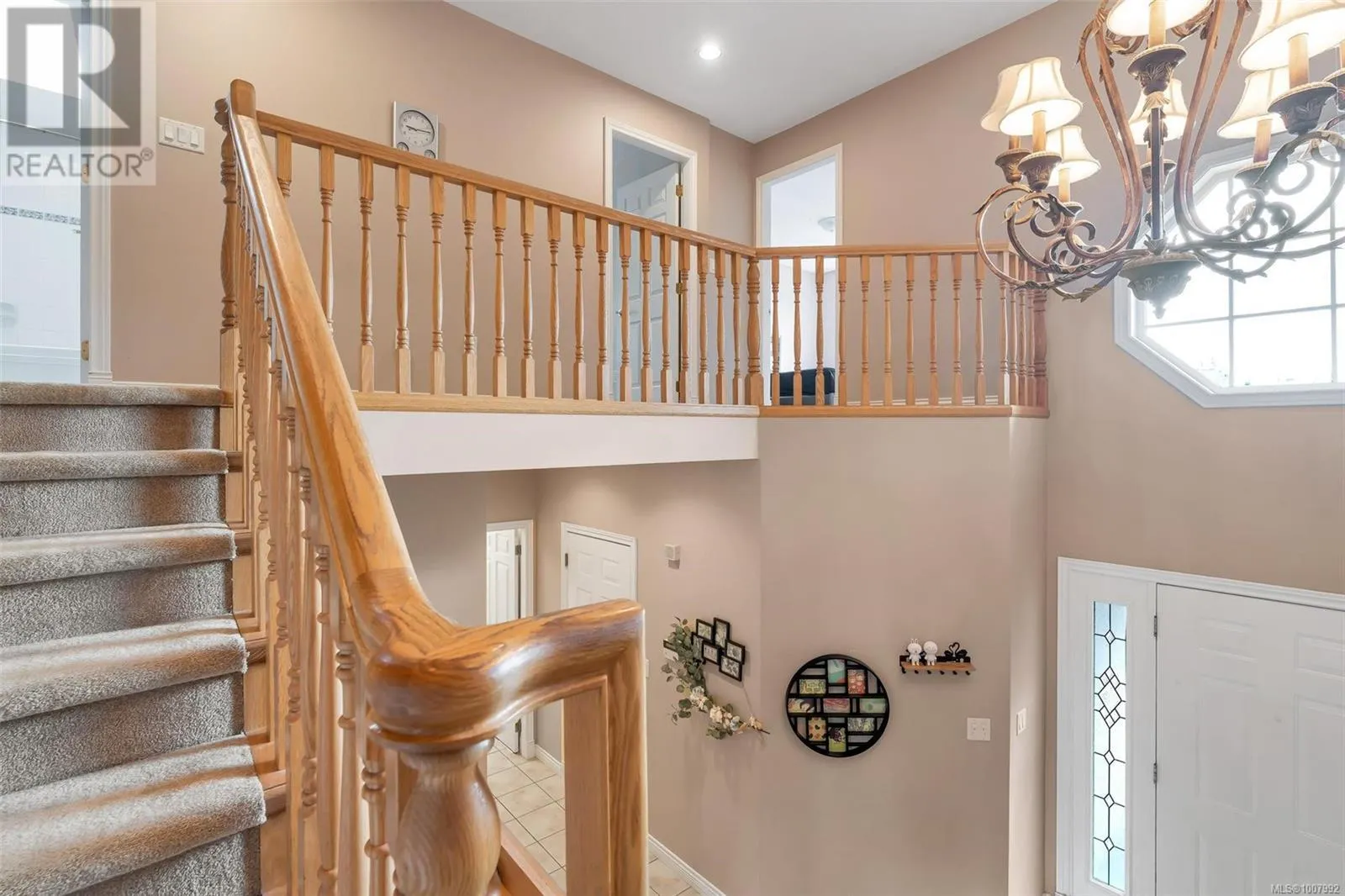 4248 Oakview Close