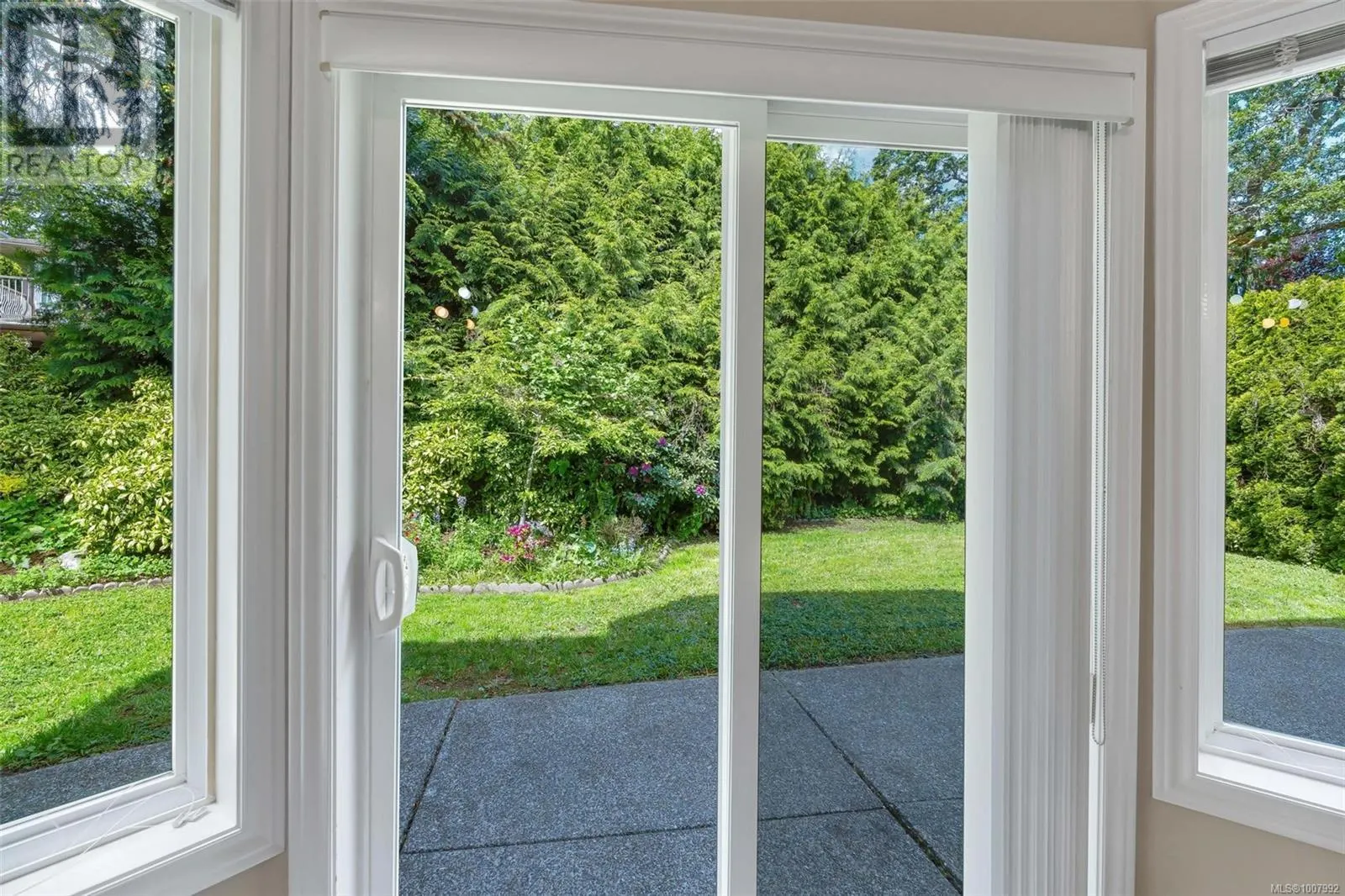 4248 Oakview Close