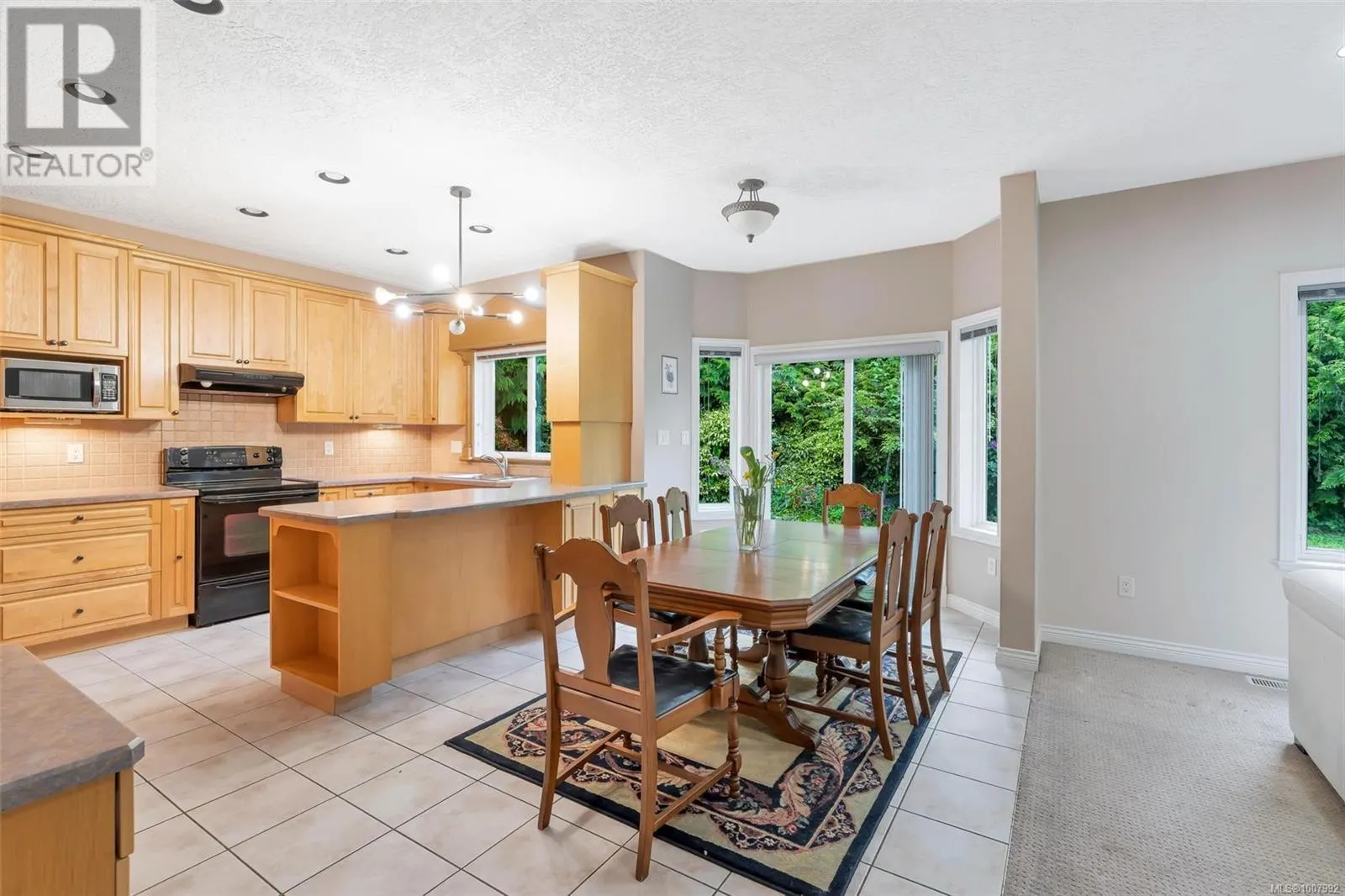 4248 Oakview Close
