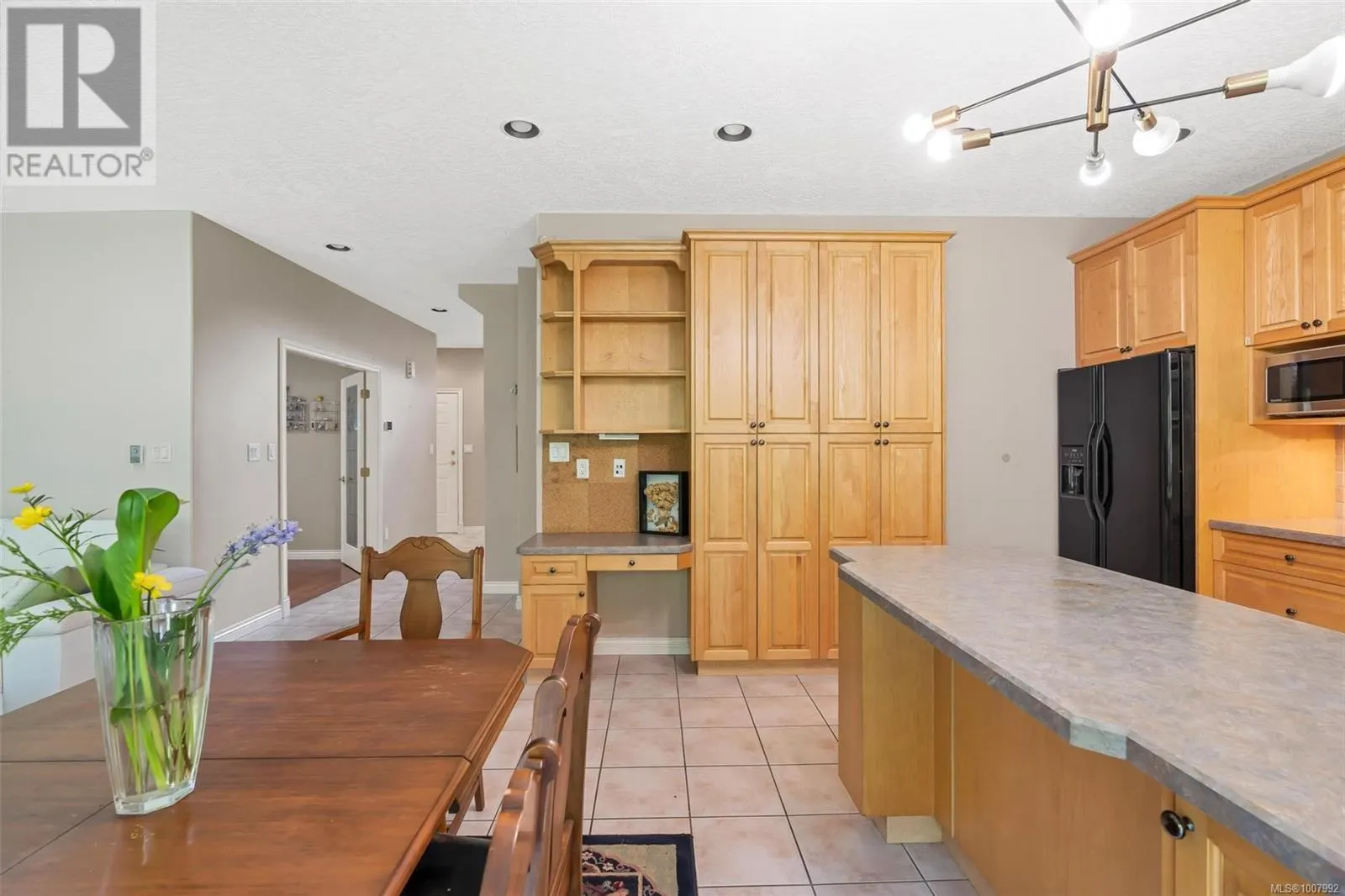 4248 Oakview Close