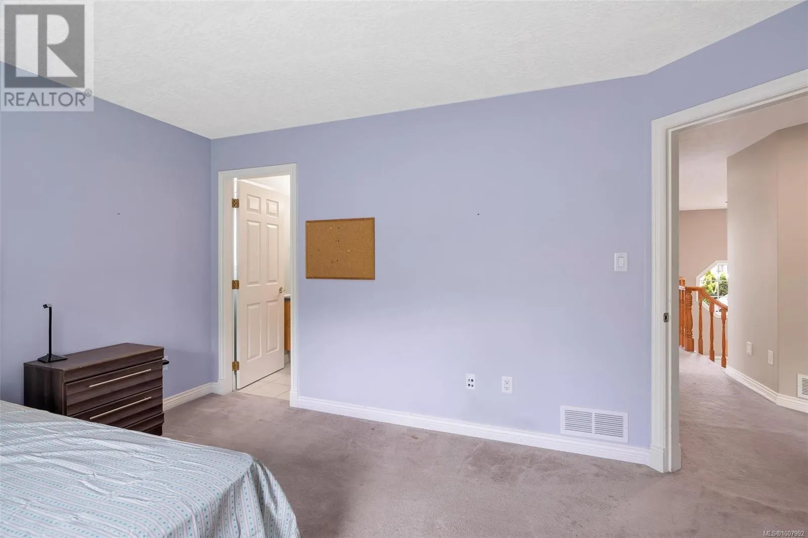 4248 Oakview Close