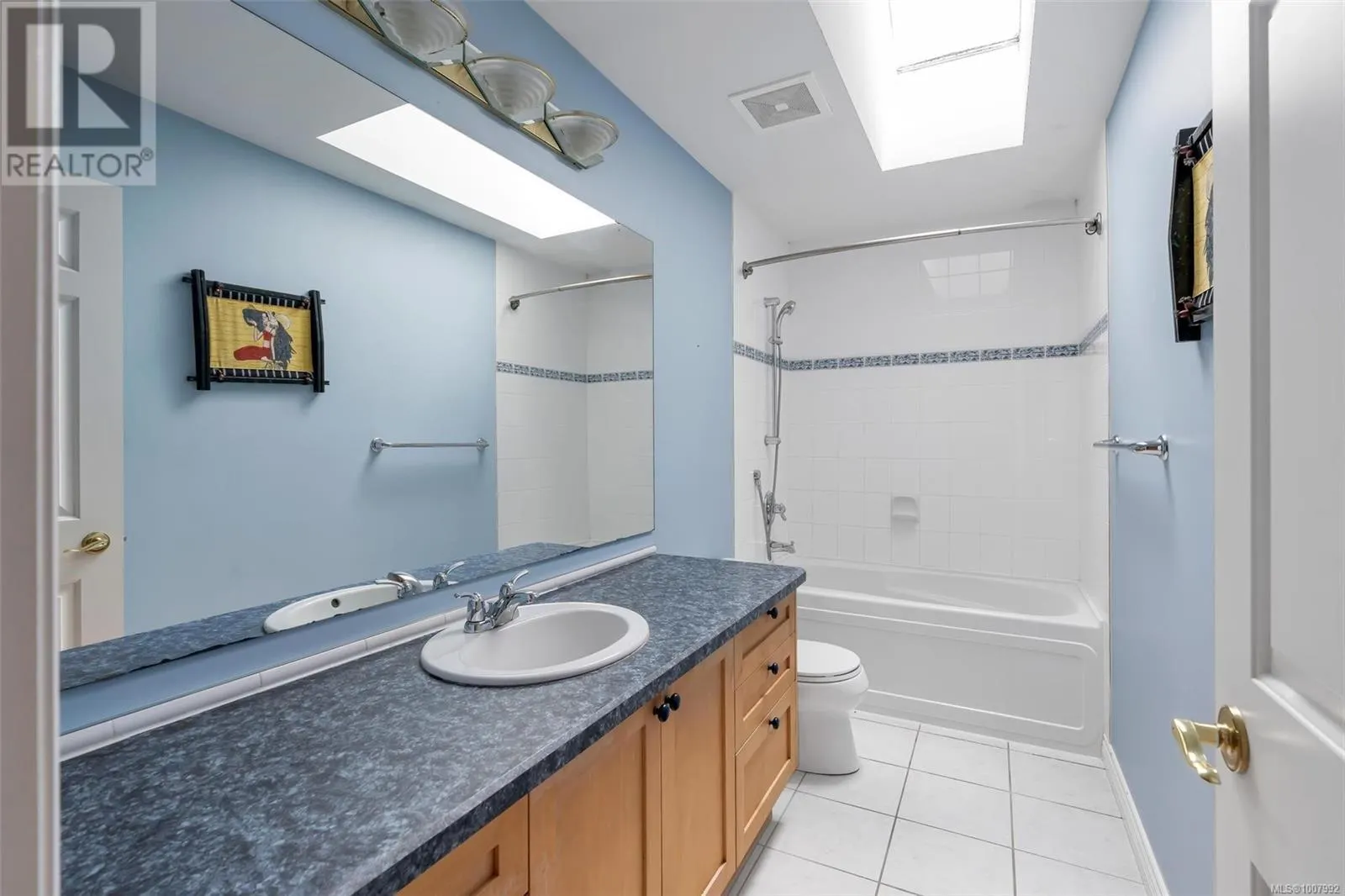 4248 Oakview Close