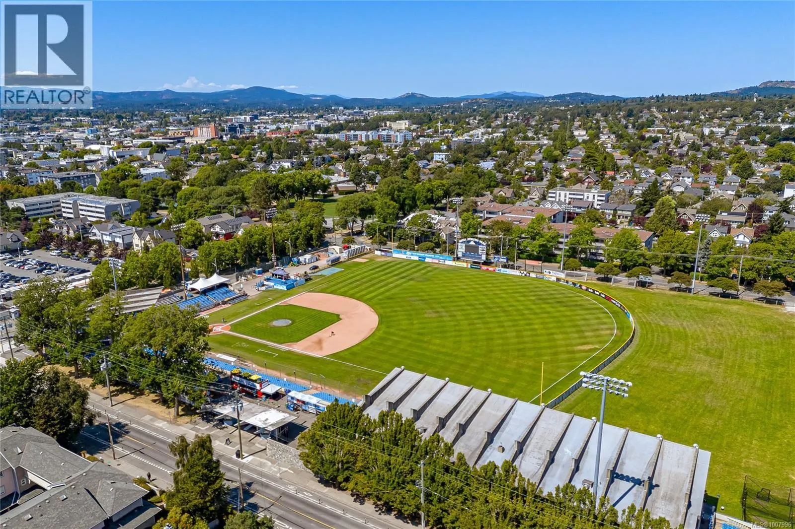 403 1028 Balmoral Rd
