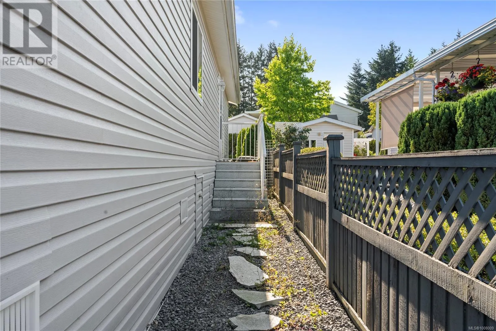101 1833 Noorzan St