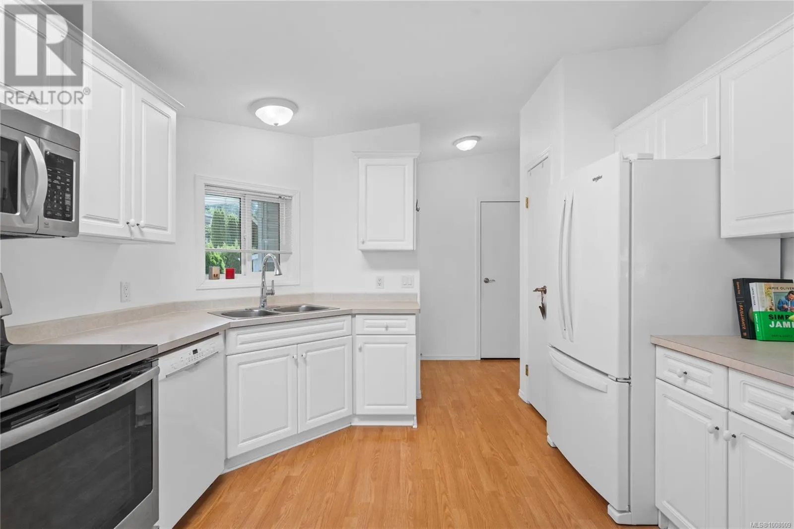 101 1833 Noorzan St