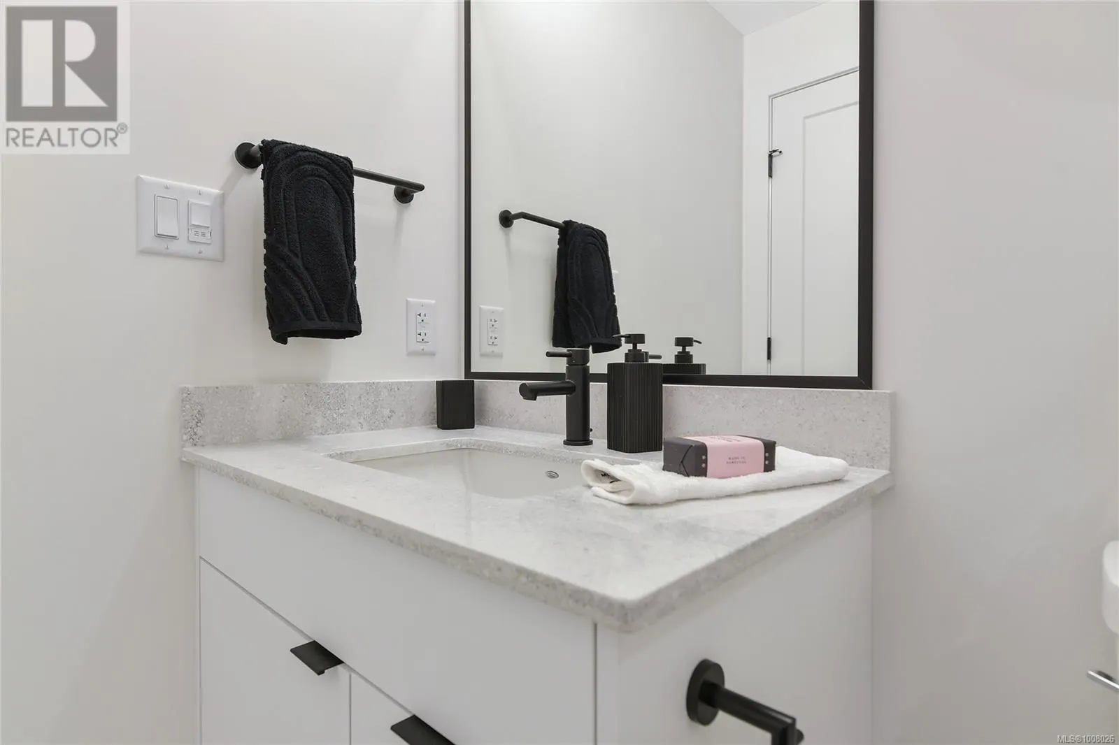 303 1110 Samar Cres