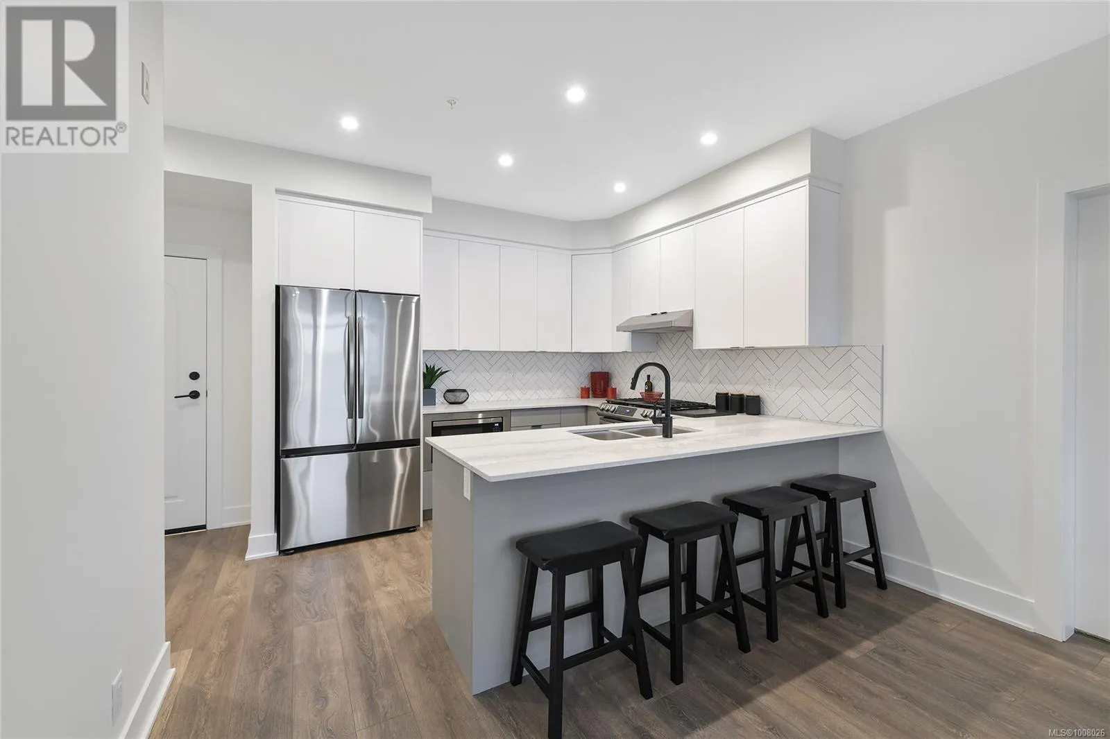 303 1110 Samar Cres