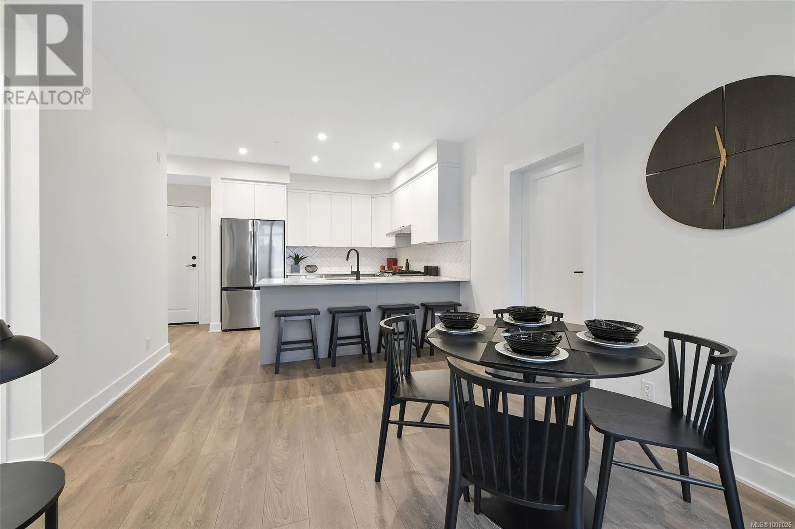303 1110 Samar Cres