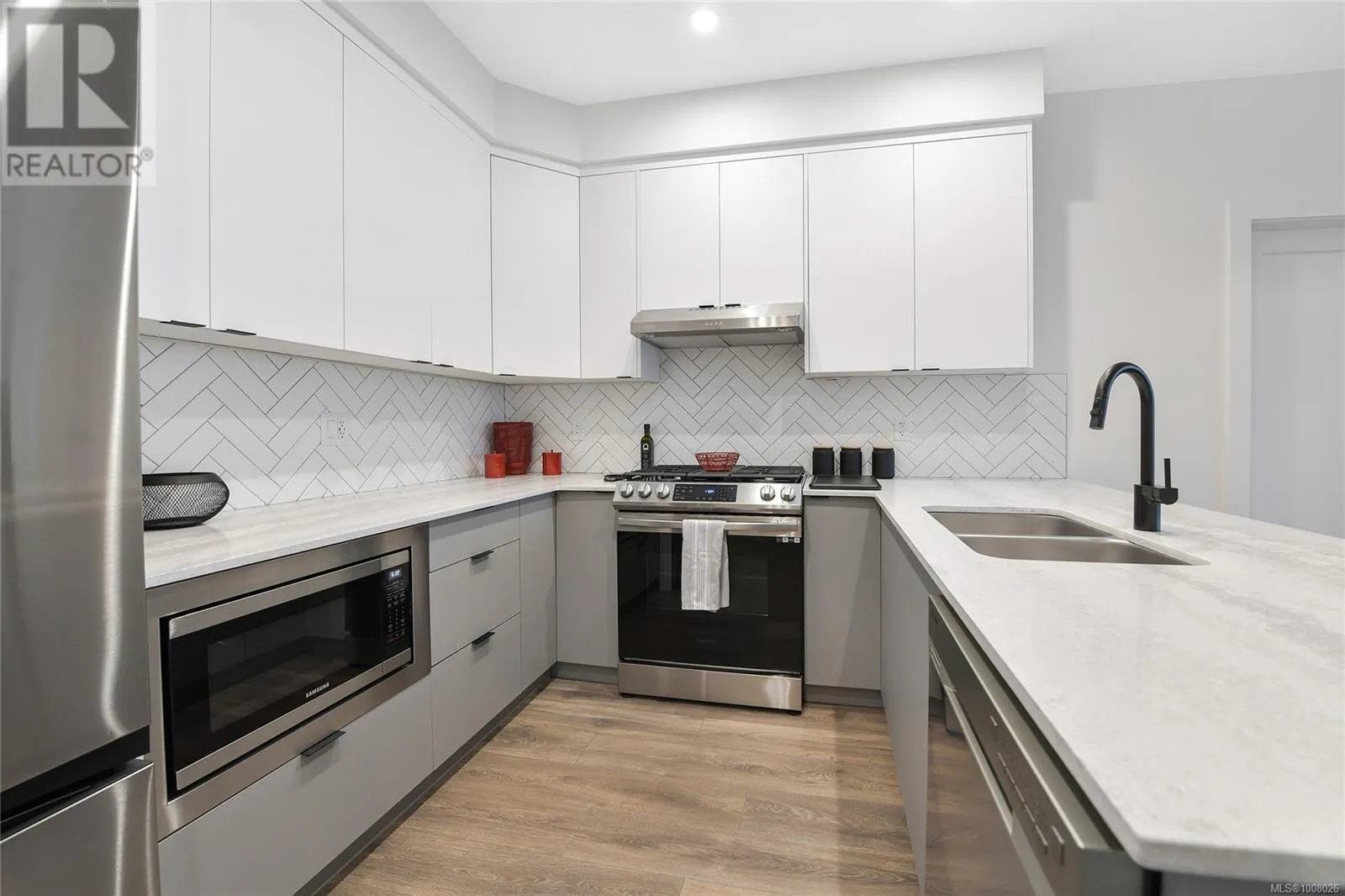 303 1110 Samar Cres