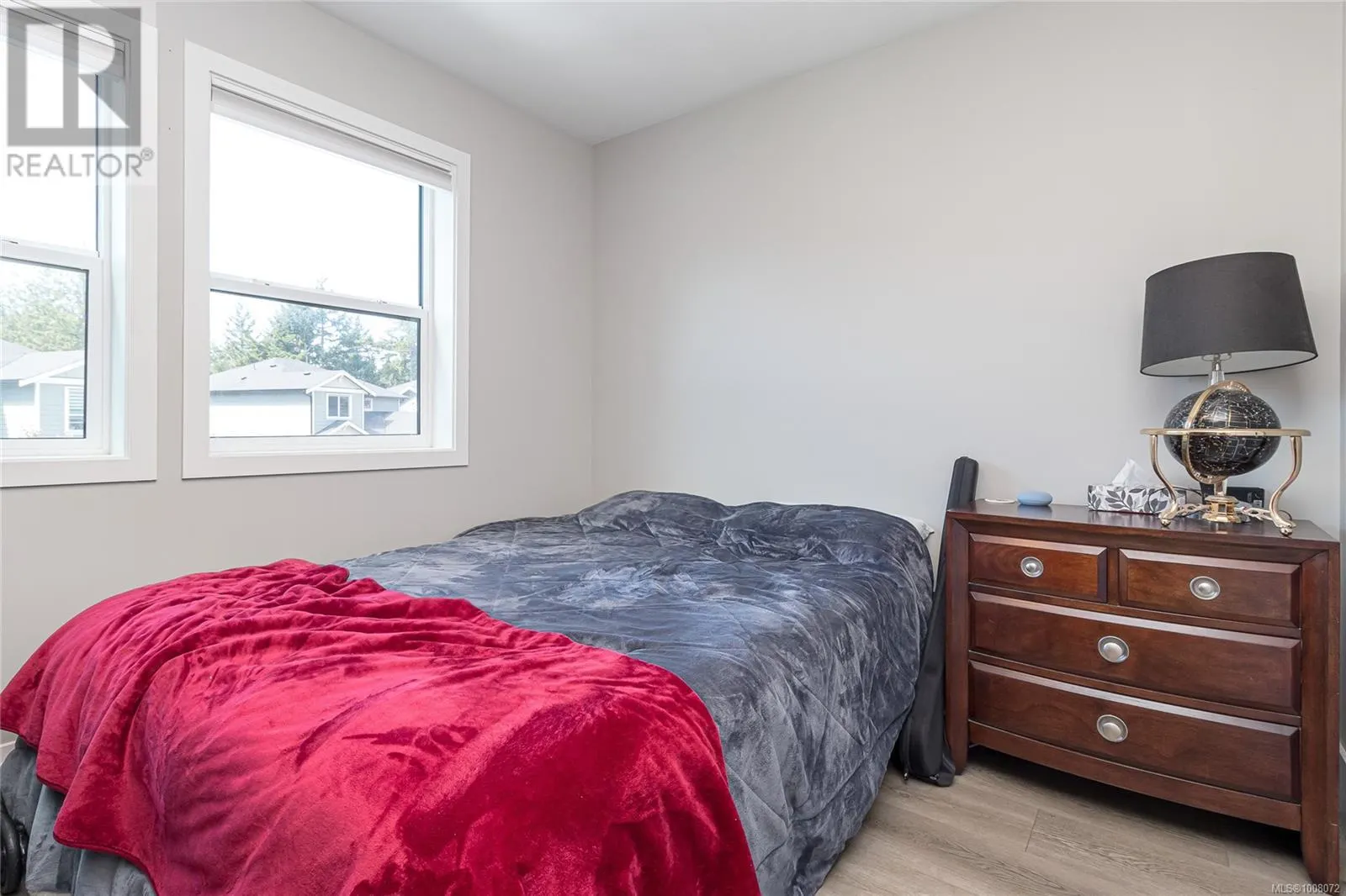 912 Blakeon Pl