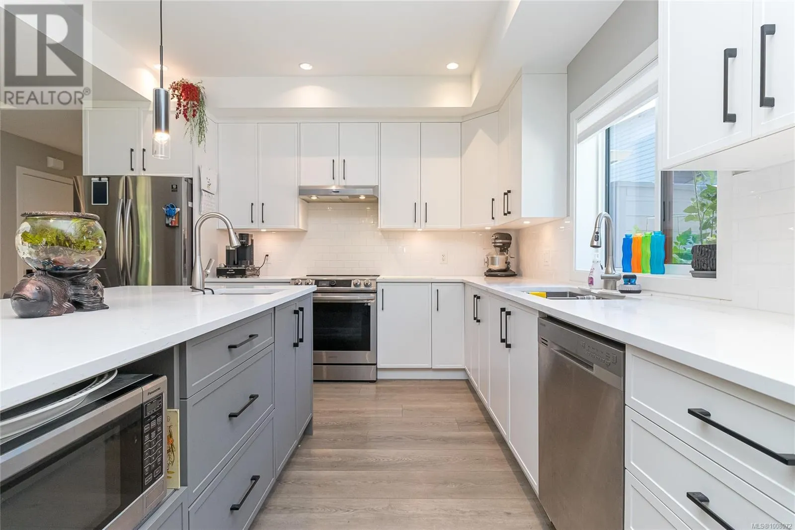 912 Blakeon Pl