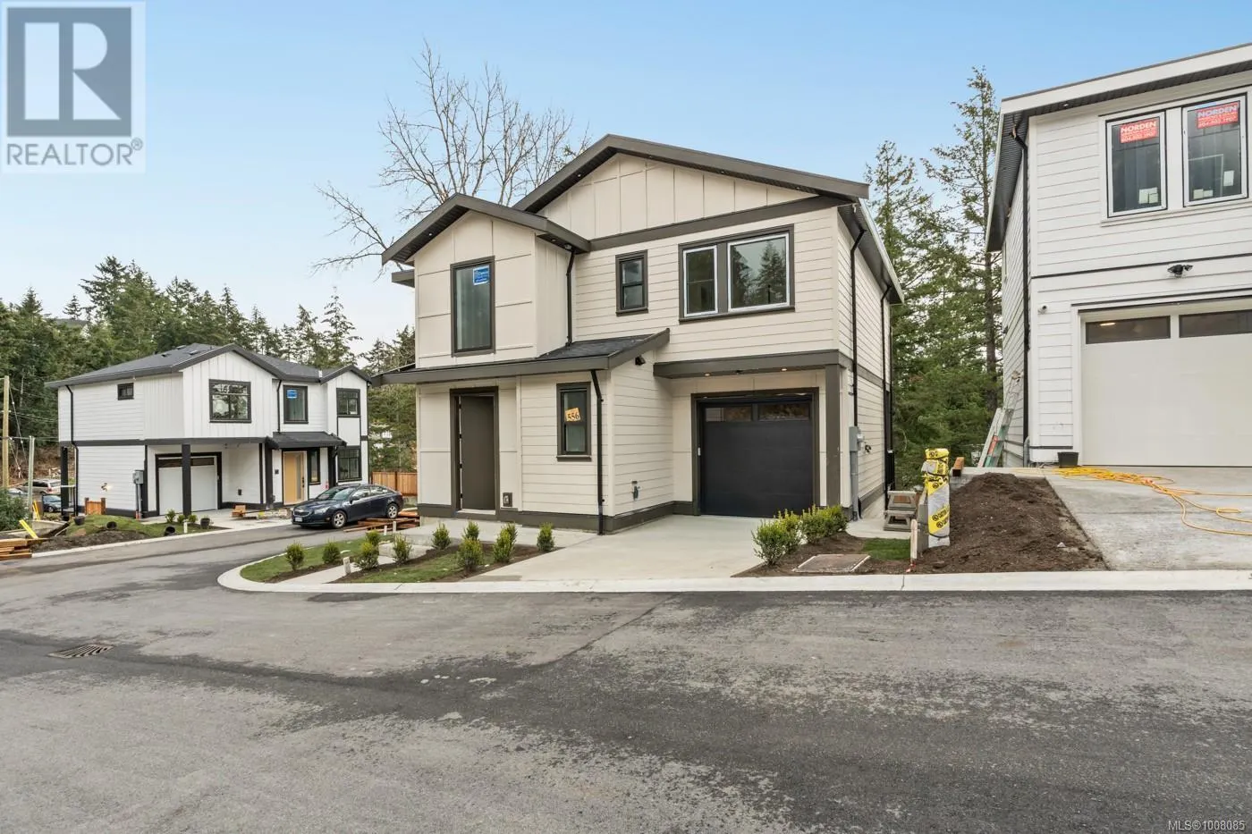 556 Belford Pl