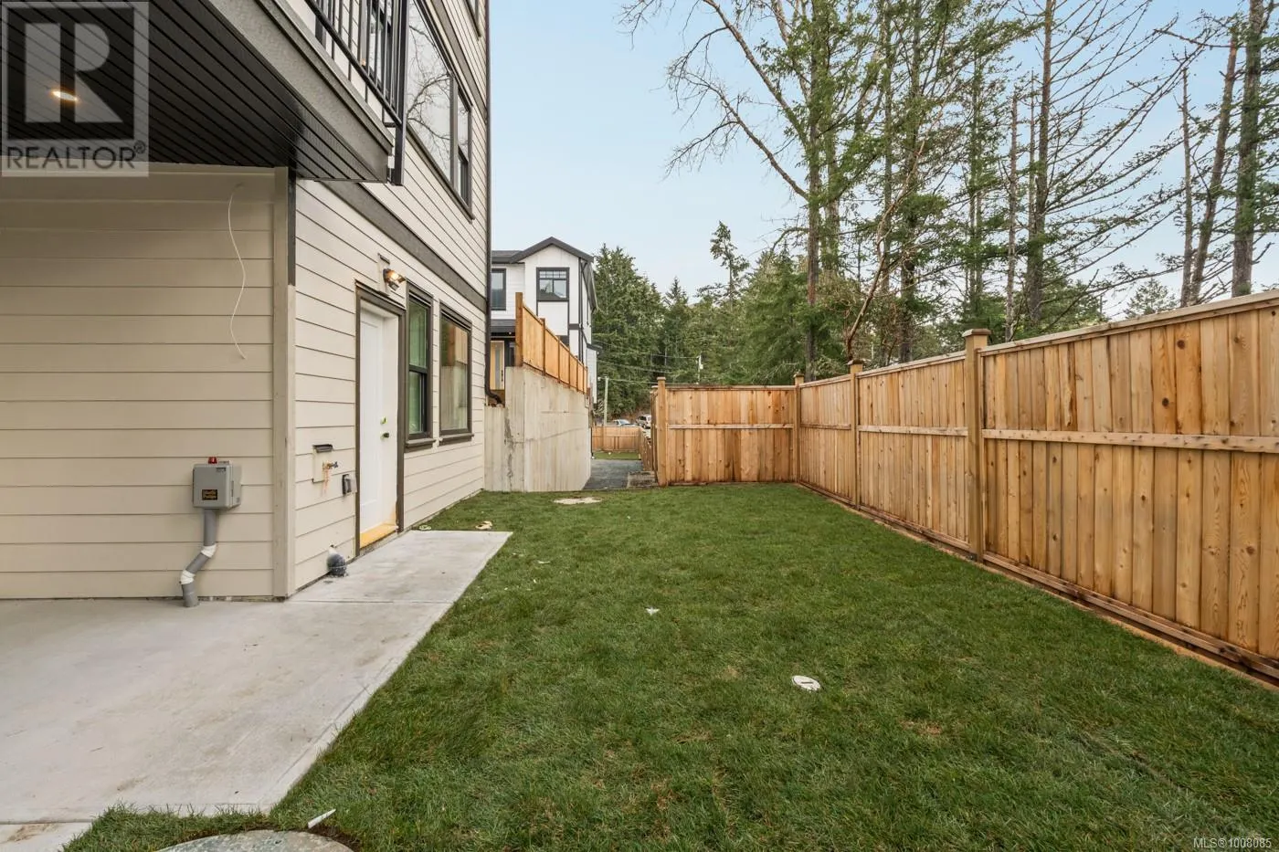 556 Belford Pl