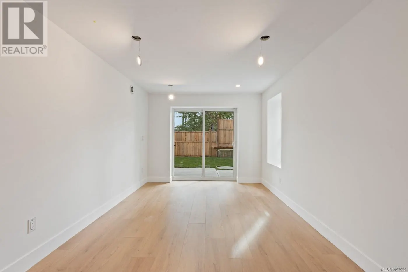 556 Belford Pl