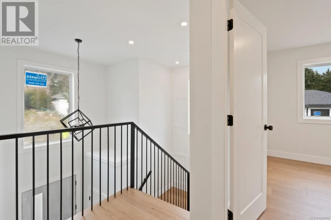 556 Belford Pl
