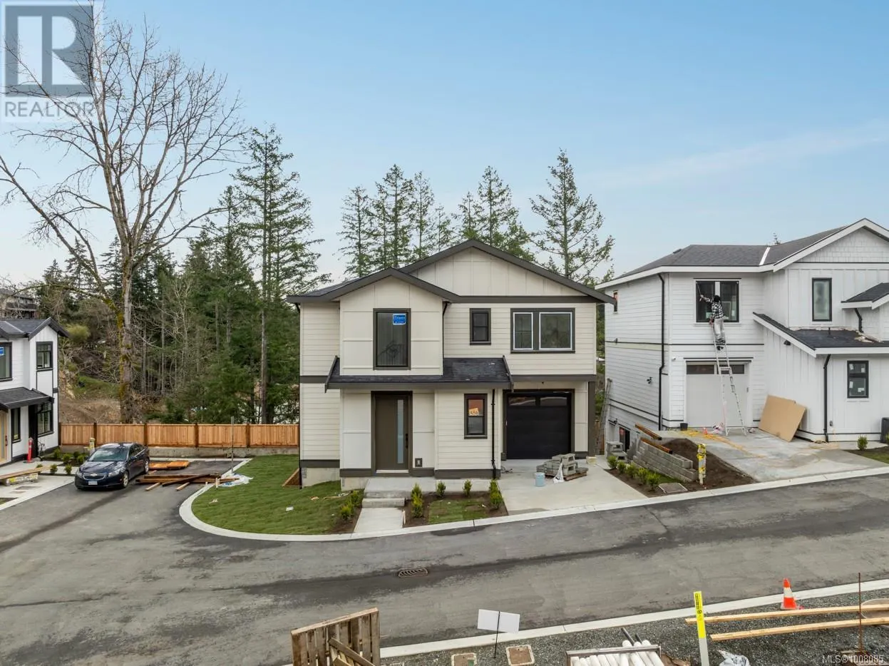 556 Belford Pl