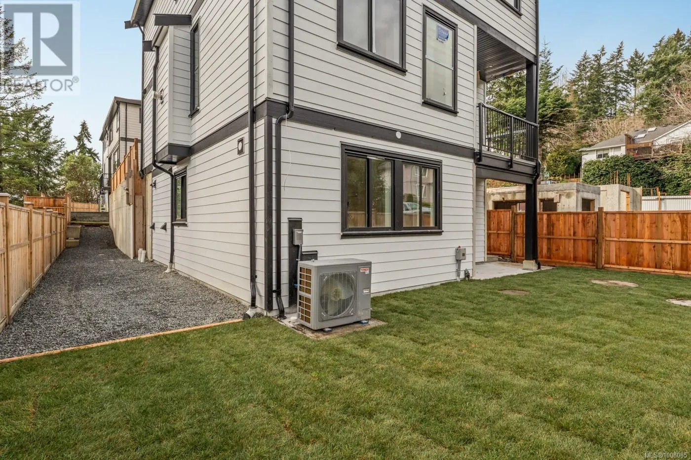 556 Belford Pl