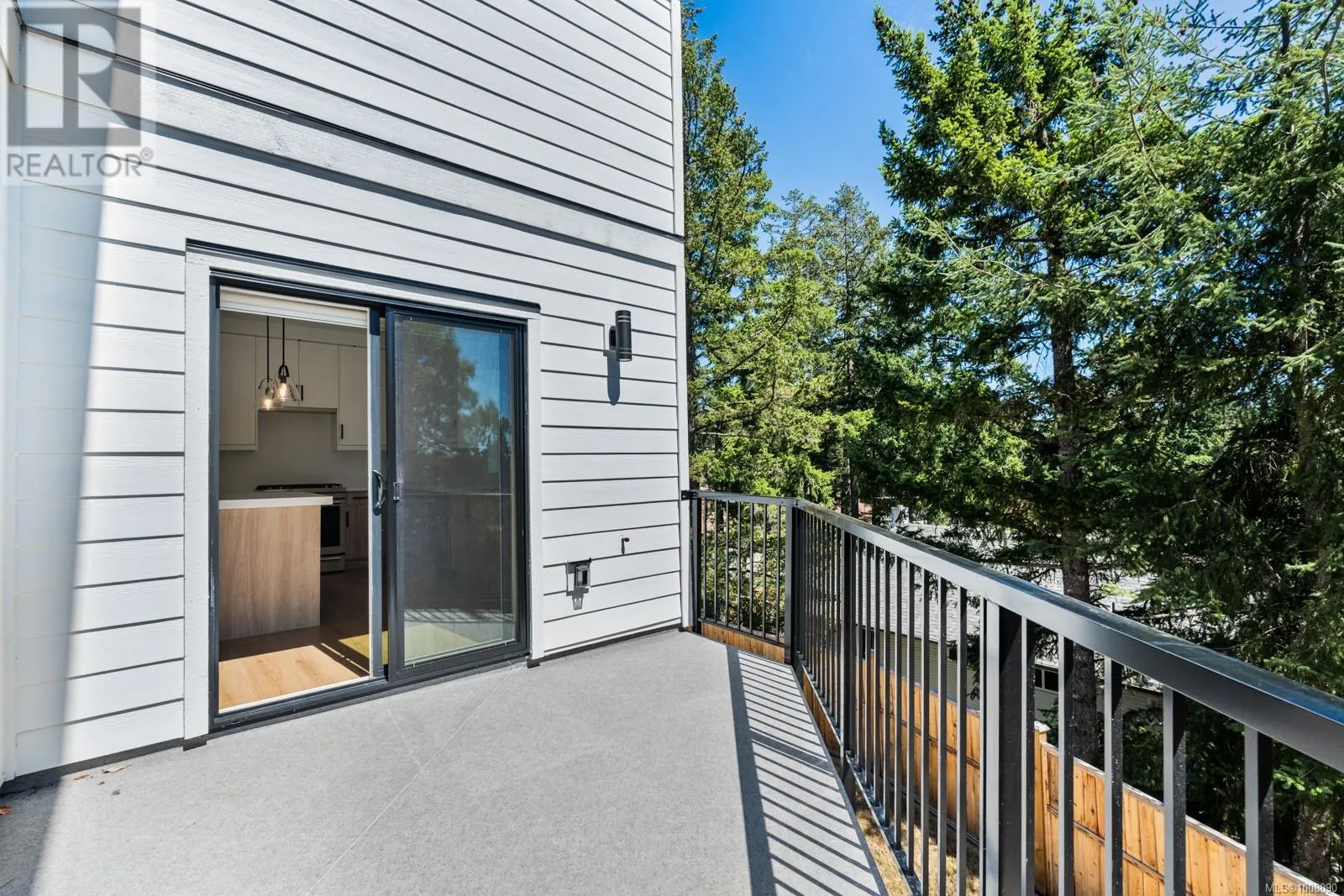 552 Belford Pl