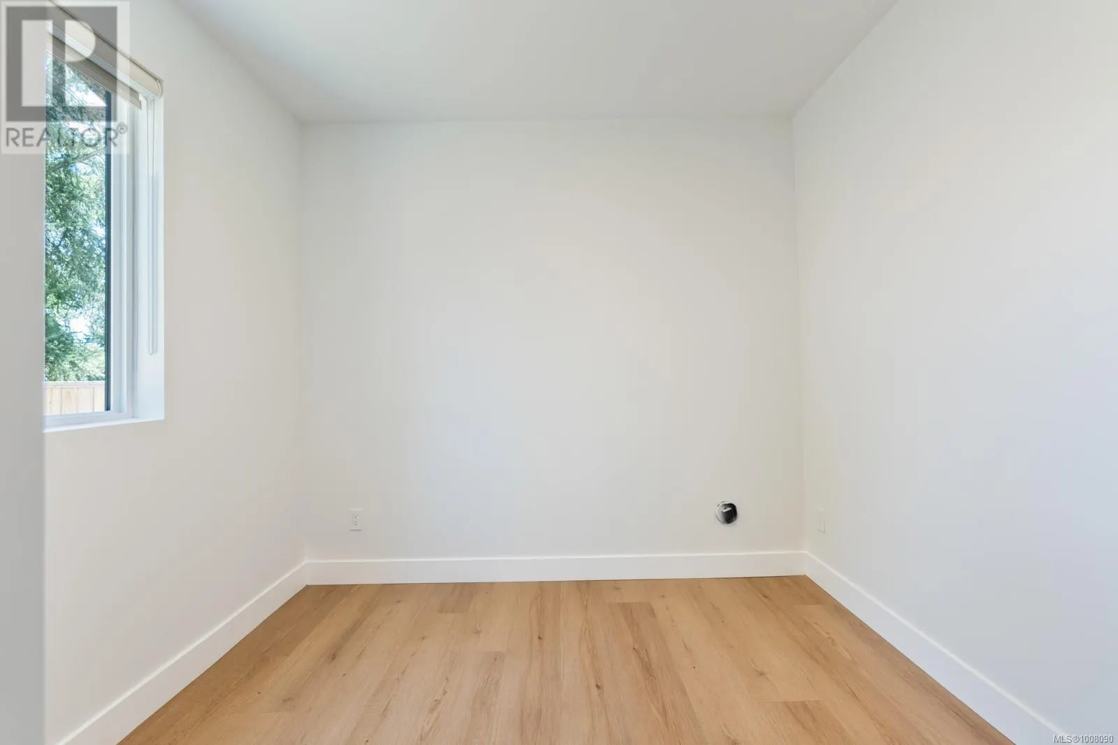 552 Belford Pl