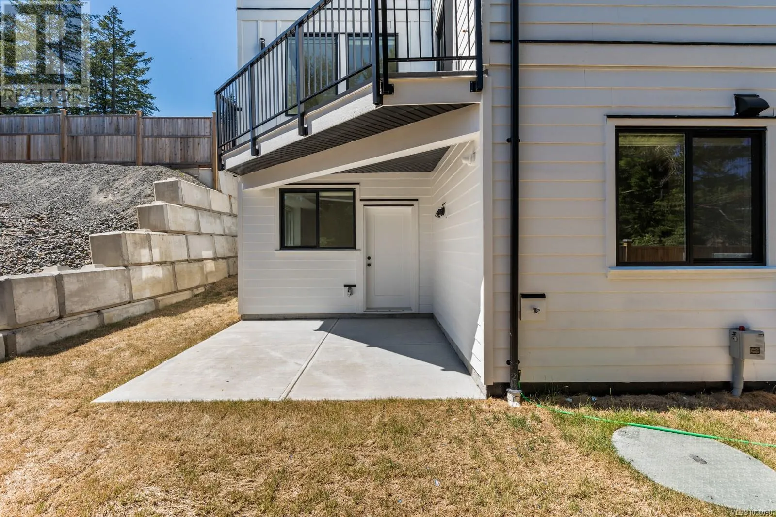 552 Belford Pl