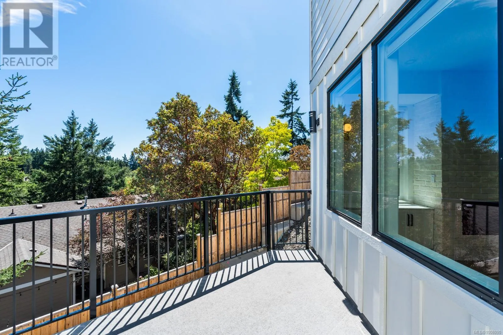 552 Belford Pl