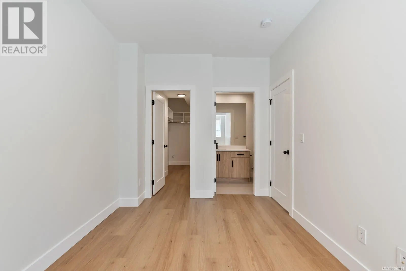 552 Belford Pl