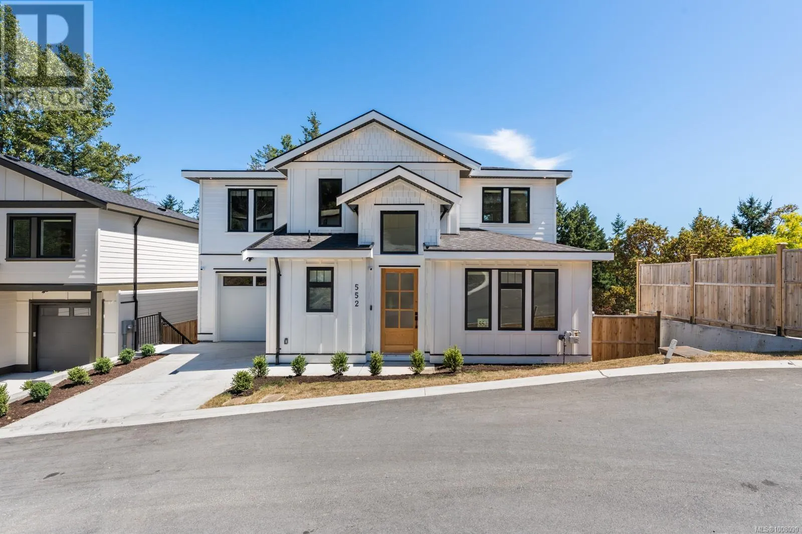 552 Belford Pl