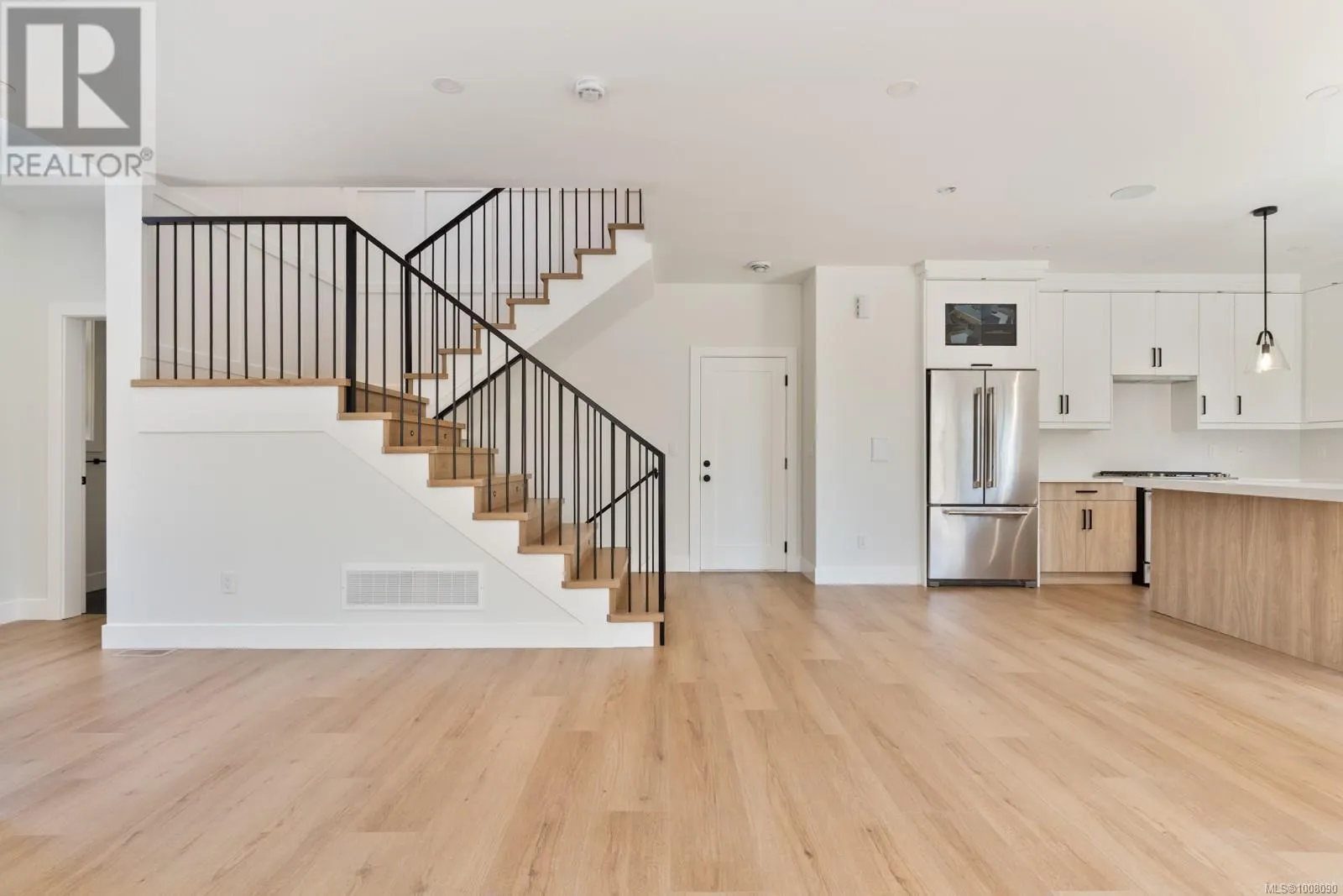 552 Belford Pl