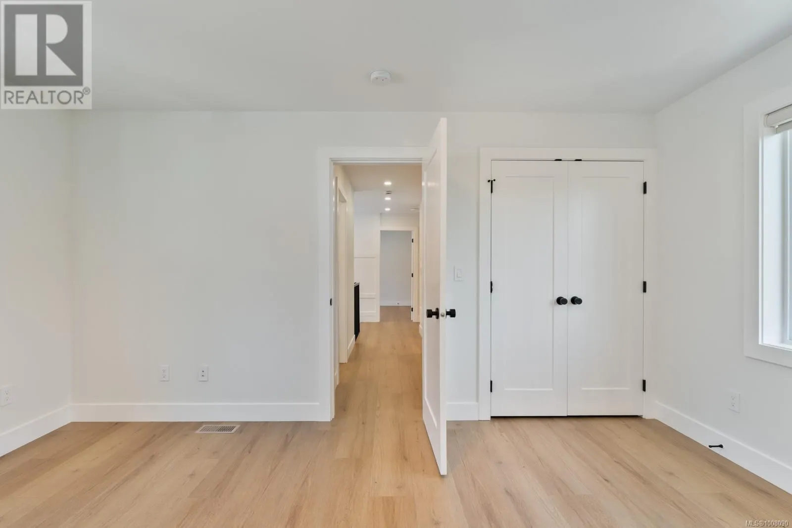 552 Belford Pl