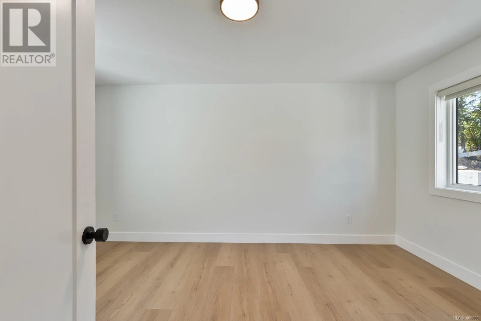 552 Belford Pl