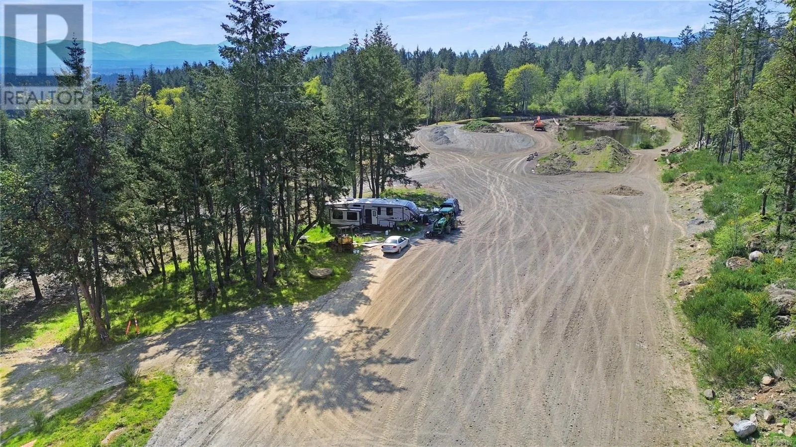 2640 Cedar Heights Cres