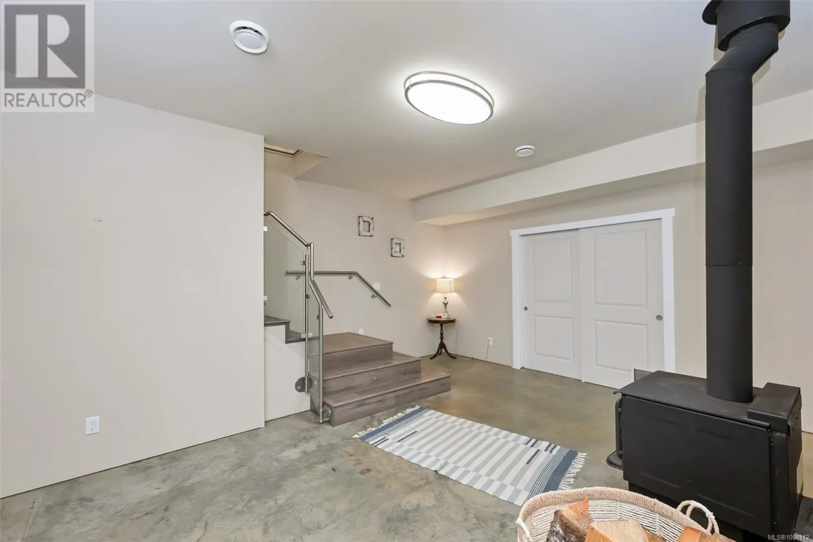 7695 Cowichan Lake Rd