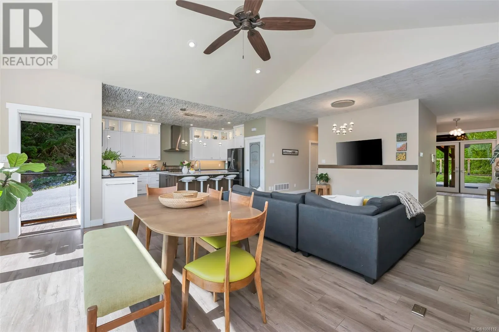 7695 Cowichan Lake Rd