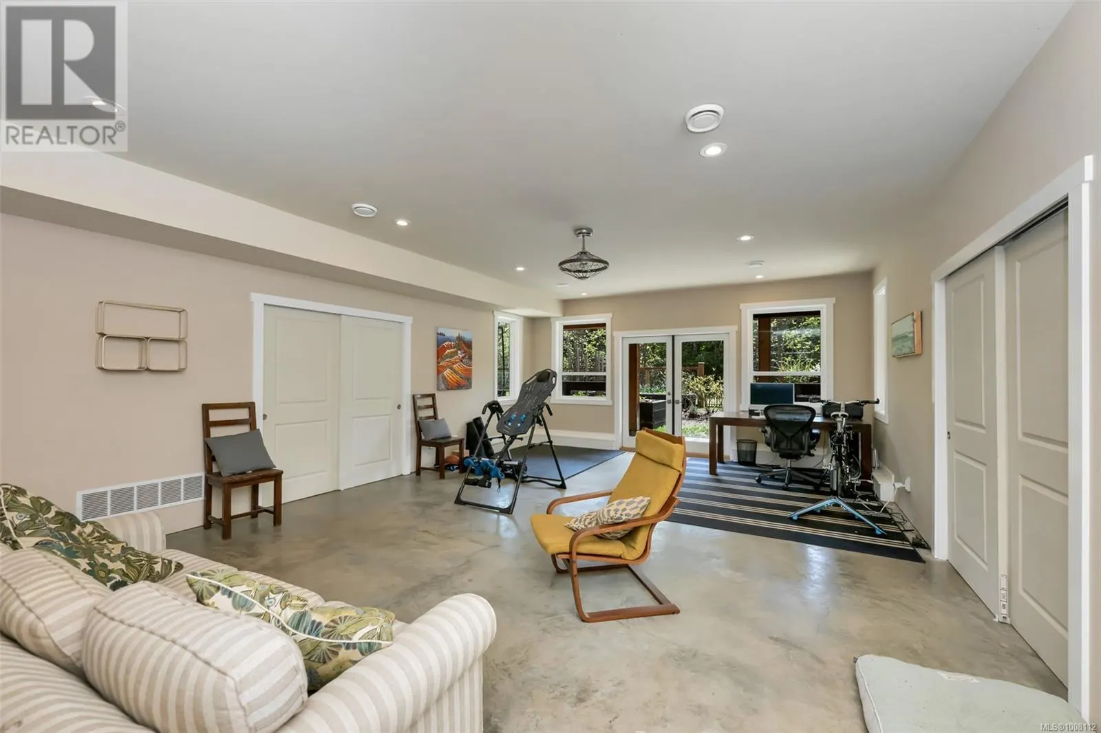 7695 Cowichan Lake Rd