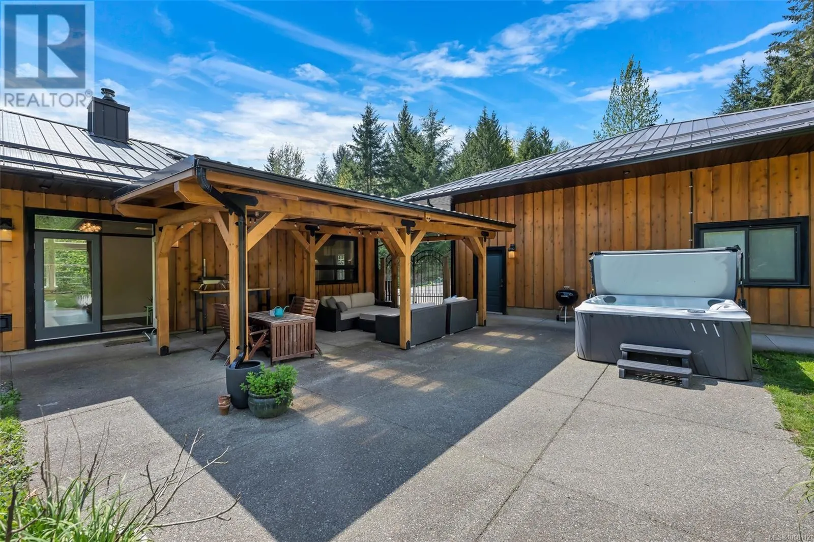 7695 Cowichan Lake Rd