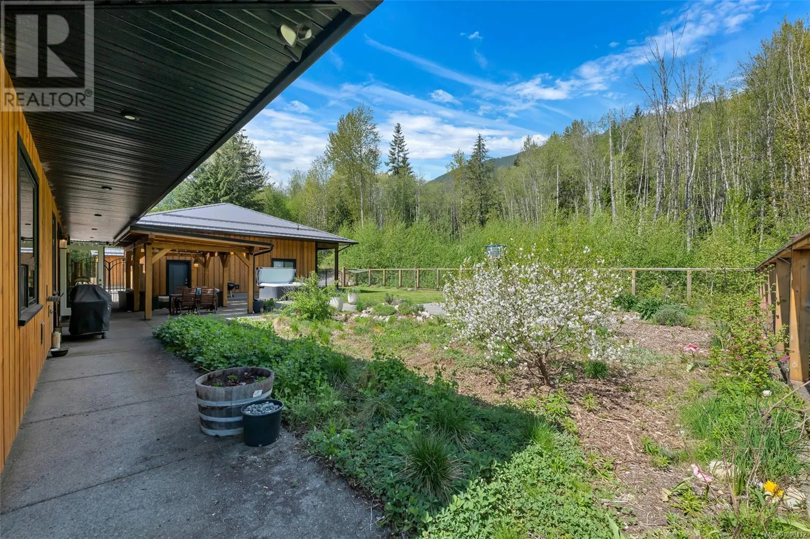 7695 Cowichan Lake Rd