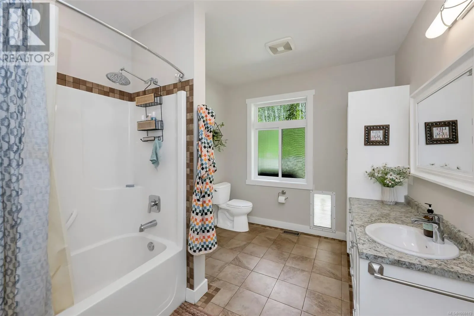 7695 Cowichan Lake Rd